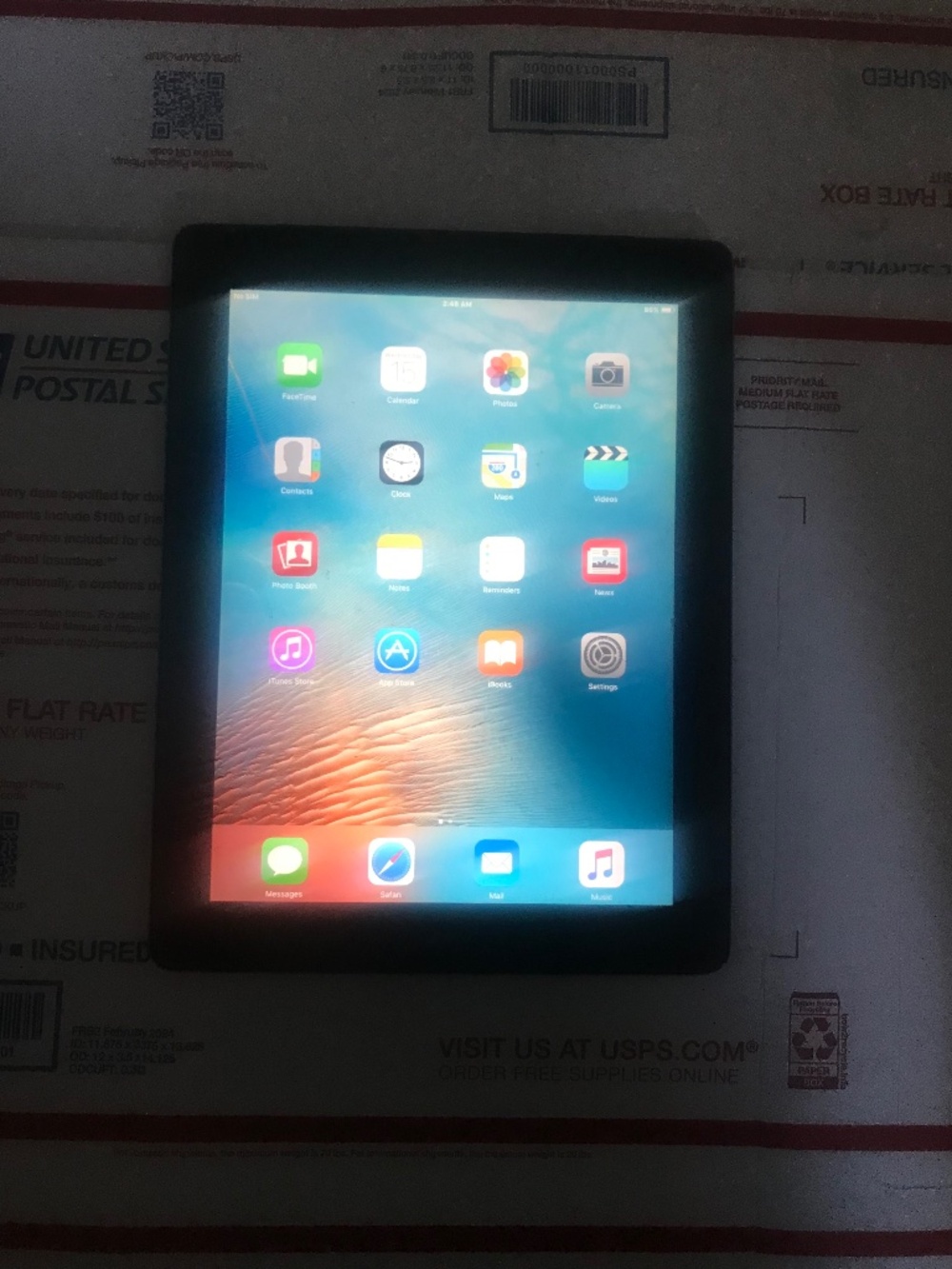Apple iPad 2 16GB Wi-Fi 9.7" Tablet - Black 2nd Generation